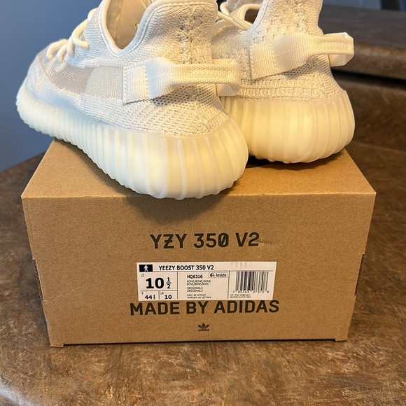 Yeezy 350 V2 “Bone” - Picture 4 of 9